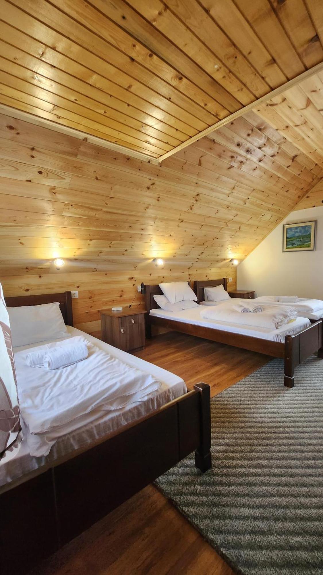 Etno Selo Zminica Hotell Žabljak Rom bilde