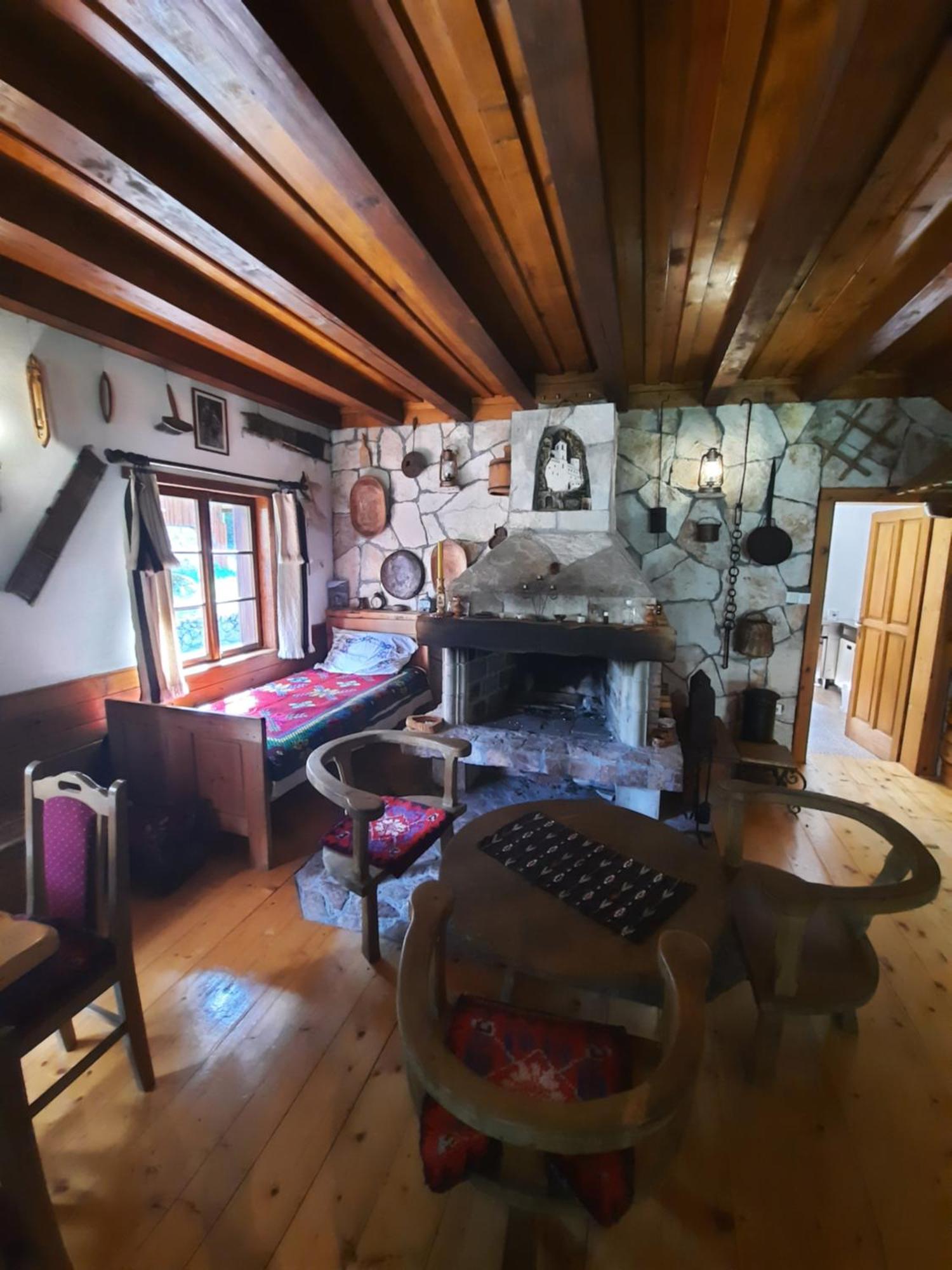 Etno Selo Zminica Hotell Žabljak Rom bilde